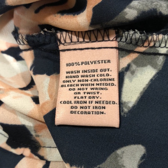 Juicy Couture floral blouse - Picture 8 of 9